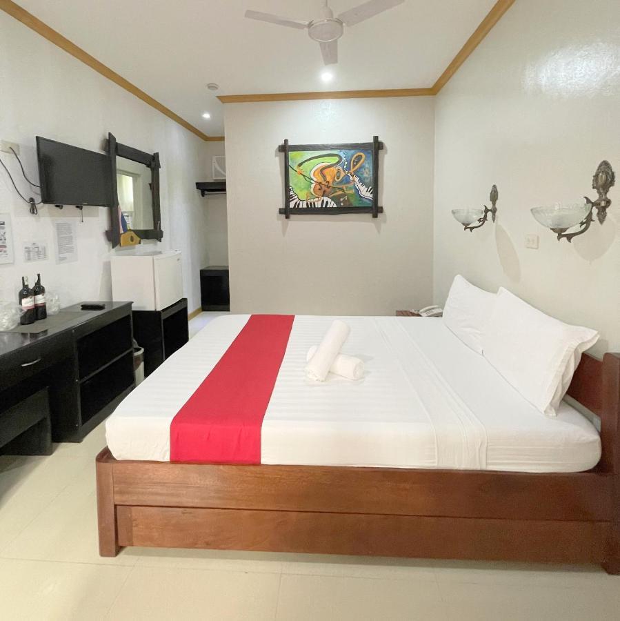 Reddoorz At New Casamila Hotel Palawan بويرتو برينسيسا المظهر الخارجي الصورة