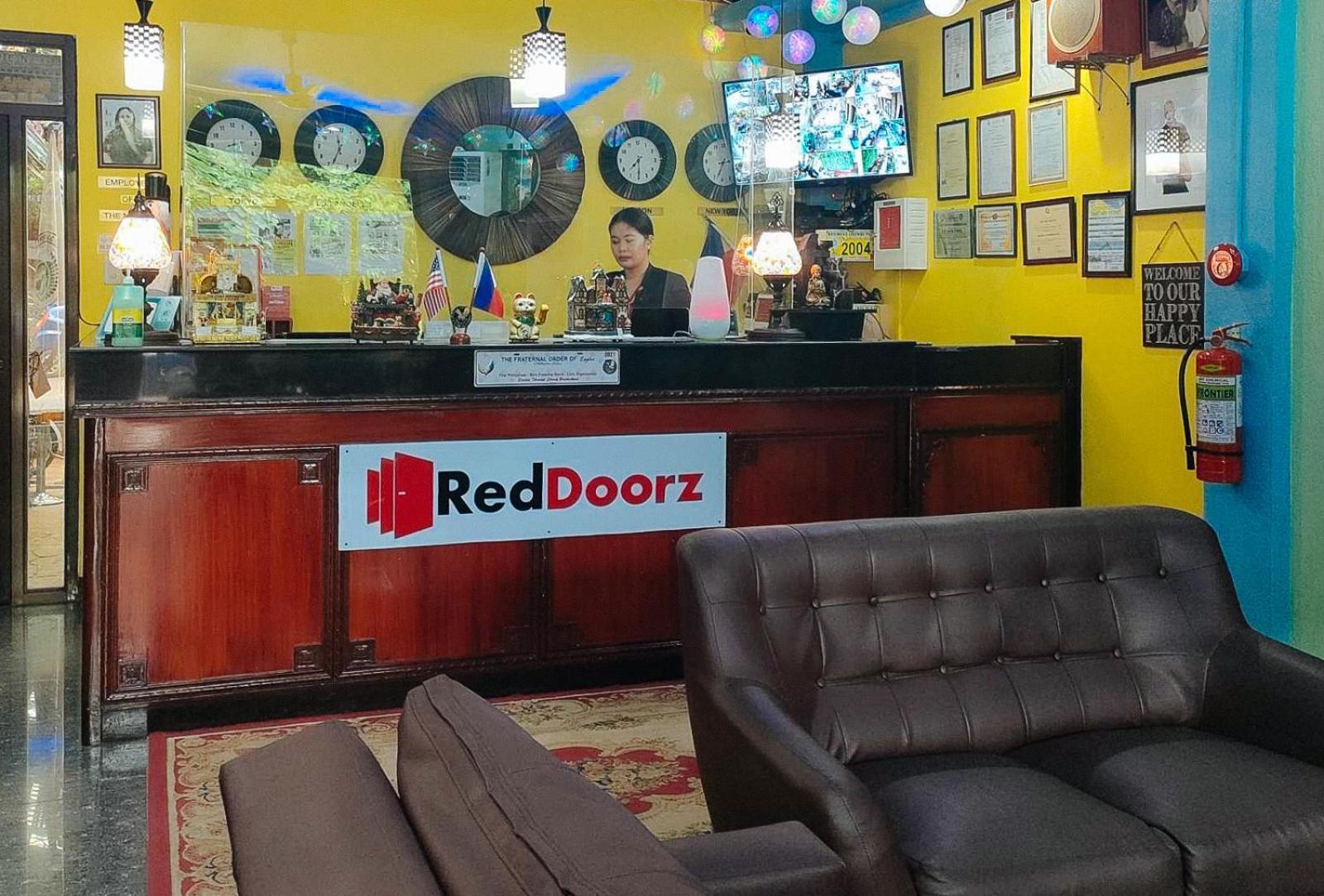 Reddoorz At New Casamila Hotel Palawan بويرتو برينسيسا المظهر الخارجي الصورة