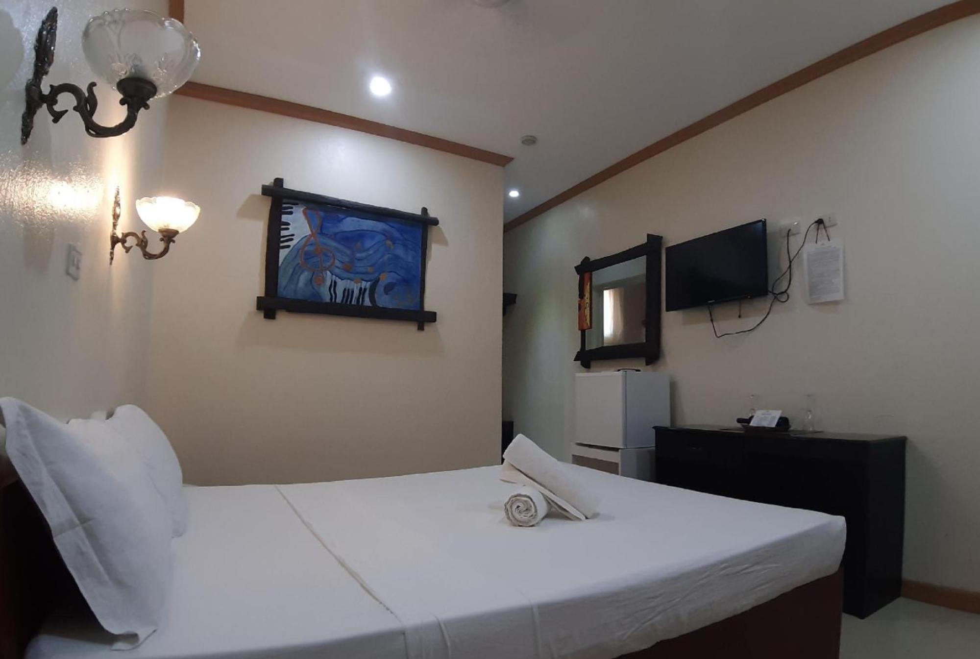 Reddoorz At New Casamila Hotel Palawan بويرتو برينسيسا المظهر الخارجي الصورة