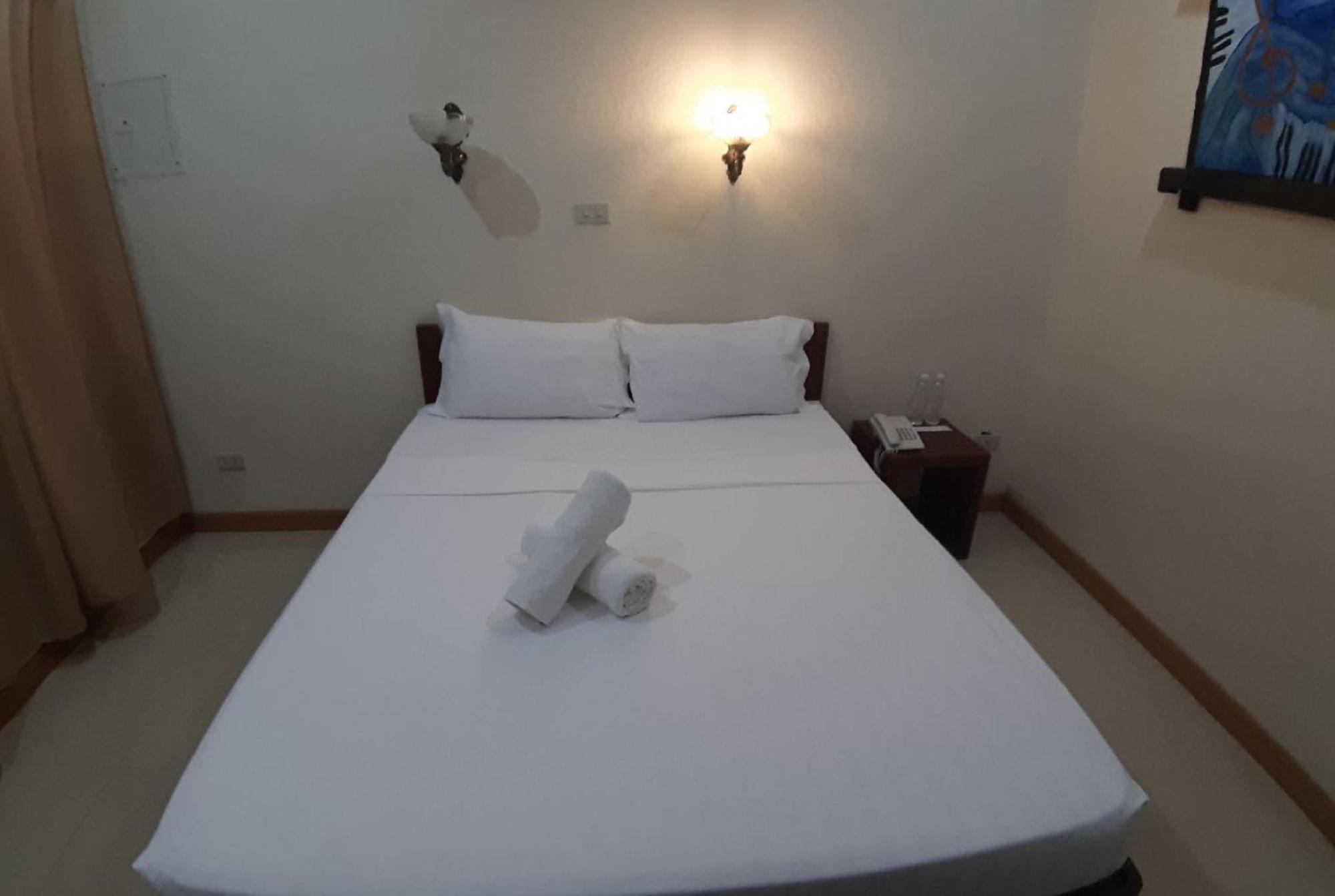 Reddoorz At New Casamila Hotel Palawan بويرتو برينسيسا المظهر الخارجي الصورة